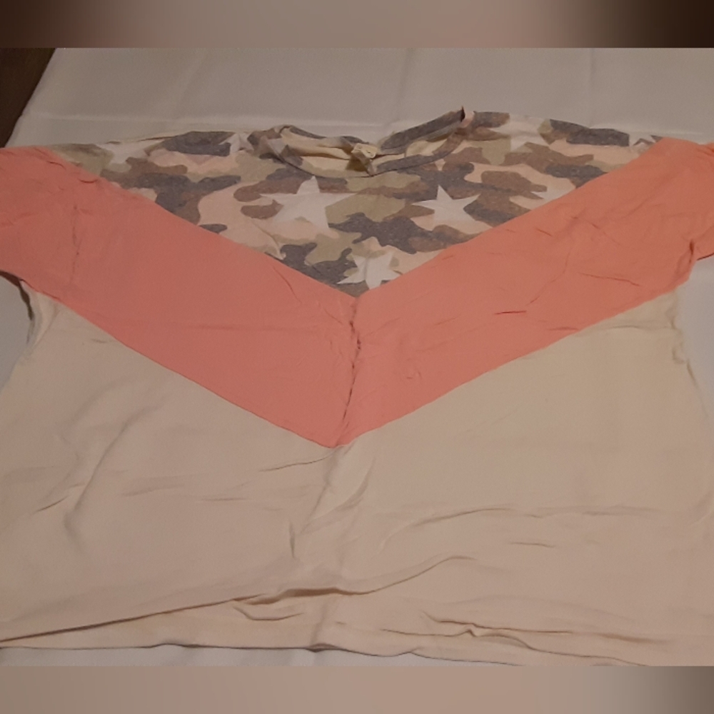 💟5/$10 PTP 28" Camouflage and Peach Women's Top